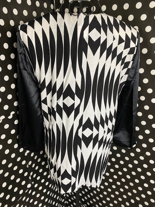 Verse black and white blouse